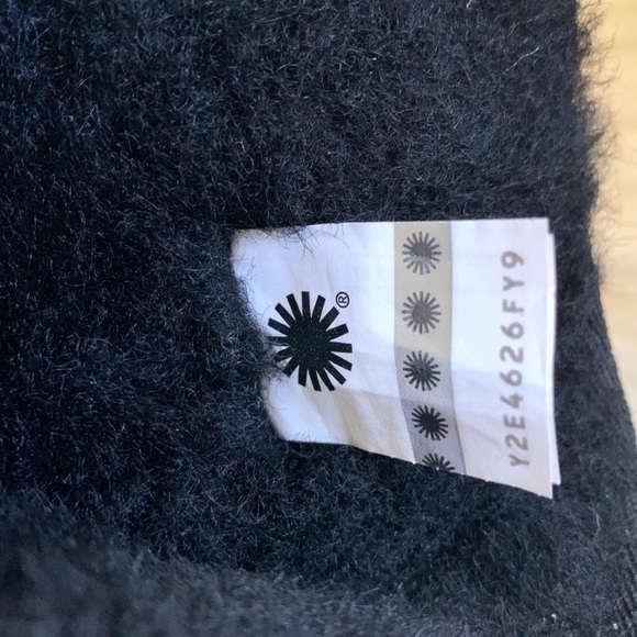 UGG Classic Short II Foil Glam Boots - Picture 4 of 8